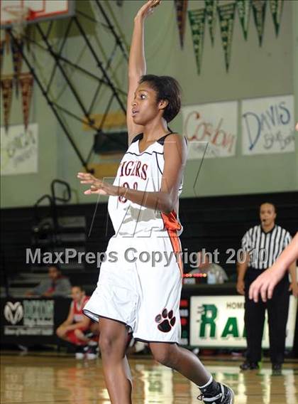 Thumbnail 1 in Cordova vs. Roseville (Ram Jam Winter Classic) photogallery.