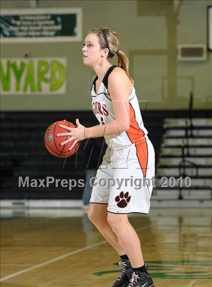 Thumbnail 3 in Cordova vs. Roseville (Ram Jam Winter Classic) photogallery.