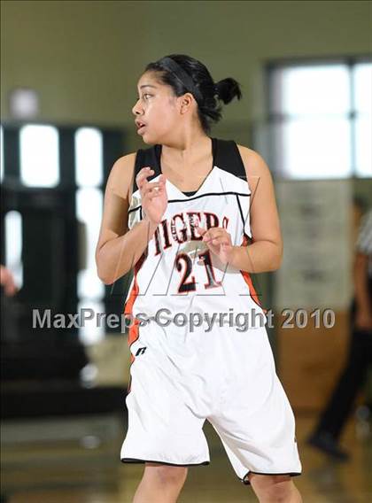 Thumbnail 2 in Cordova vs. Roseville (Ram Jam Winter Classic) photogallery.