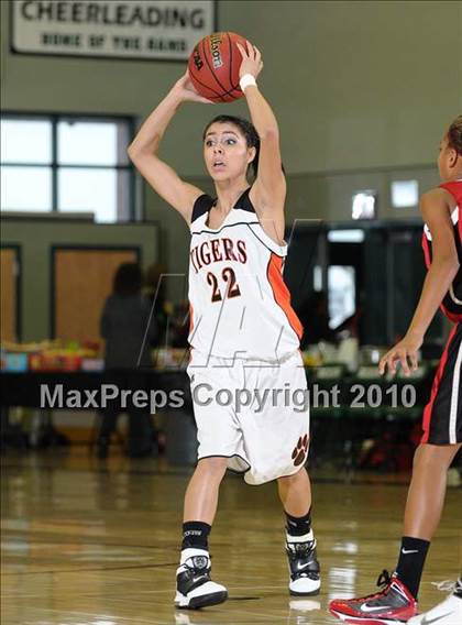 Thumbnail 3 in Cordova vs. Roseville (Ram Jam Winter Classic) photogallery.