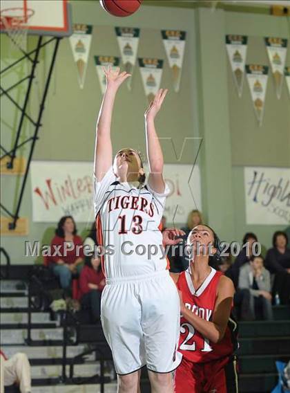 Thumbnail 1 in Cordova vs. Roseville (Ram Jam Winter Classic) photogallery.