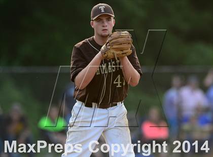 Thumbnail 2 in Thomaston vs. Cromwell  (CIAC Class S Semifinal) photogallery.