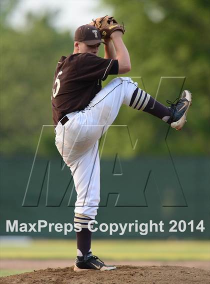 Thumbnail 3 in Thomaston vs. Cromwell  (CIAC Class S Semifinal) photogallery.