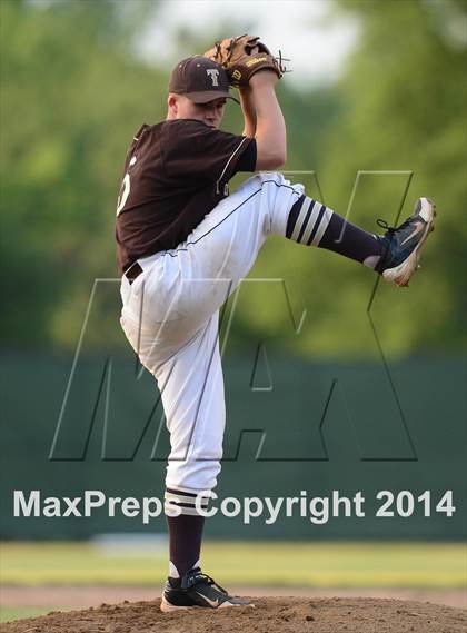 Thumbnail 3 in Thomaston vs. Cromwell  (CIAC Class S Semifinal) photogallery.