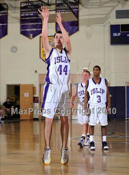Thumbnail 1 in Rocky Point @ Islip photogallery.