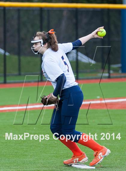 Thumbnail 3 in Chief Sealth @ Eastside Catholic photogallery.