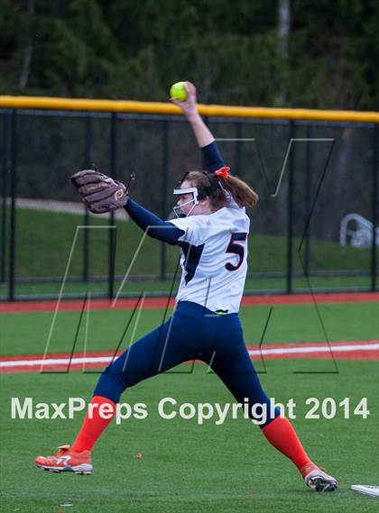 Thumbnail 2 in Chief Sealth @ Eastside Catholic photogallery.