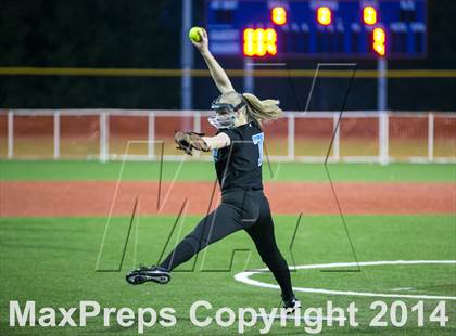 Thumbnail 2 in Chief Sealth @ Eastside Catholic photogallery.