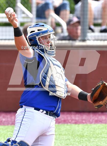 Thumbnail 2 in Holliday vs Peaster (UIL 3A Region 1 Quarterfinal) photogallery.