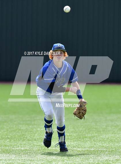 Thumbnail 3 in Holliday vs Peaster (UIL 3A Region 1 Quarterfinal) photogallery.