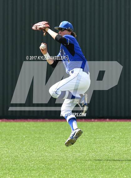 Thumbnail 3 in Holliday vs Peaster (UIL 3A Region 1 Quarterfinal) photogallery.