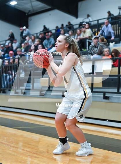 Thumbnail 2 in Quitman vs. Cossatot River (AAA 2A State Playoff) photogallery.