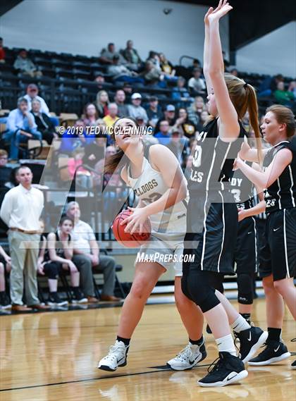 Thumbnail 1 in Quitman vs. Cossatot River (AAA 2A State Playoff) photogallery.
