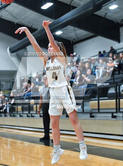 Thumbnail 1 in Quitman vs. Cossatot River (AAA 2A State Playoff) photogallery.