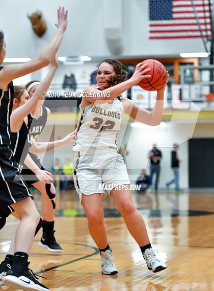 Thumbnail 1 in Quitman vs. Cossatot River (AAA 2A State Playoff) photogallery.