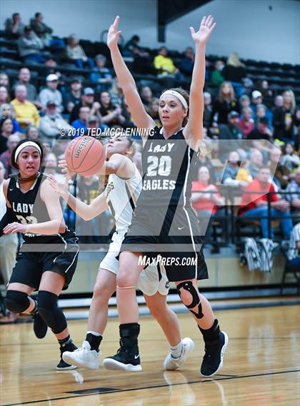 Thumbnail 2 in Quitman vs. Cossatot River (AAA 2A State Playoff) photogallery.