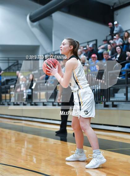 Thumbnail 3 in Quitman vs. Cossatot River (AAA 2A State Playoff) photogallery.