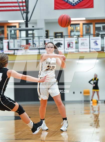 Thumbnail 1 in Quitman vs. Cossatot River (AAA 2A State Playoff) photogallery.