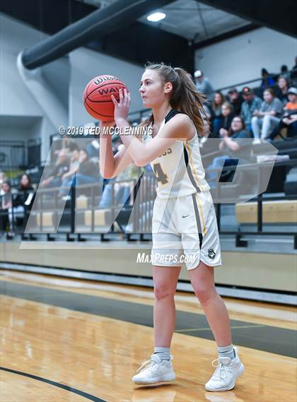 Thumbnail 1 in Quitman vs. Cossatot River (AAA 2A State Playoff) photogallery.