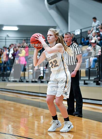 Thumbnail 3 in Quitman vs. Cossatot River (AAA 2A State Playoff) photogallery.
