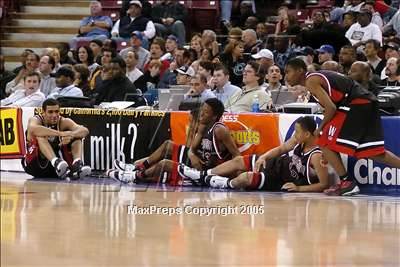 Thumbnail 1 in Westchester vs. Serra (State D1 Final) #1 photogallery.