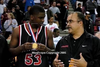 Thumbnail 1 in Westchester vs. Serra (State D1 Final) #1 photogallery.