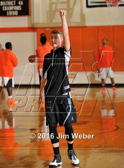 Thumbnail 2 in Zephyrhills vs. Ponte Vedra (FHSAA Region 2 Final) photogallery.