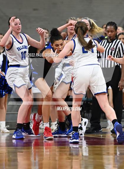 Thumbnail 2 in Grandview vs. Highlands Ranch (CHSAA 5A Final Four) photogallery.