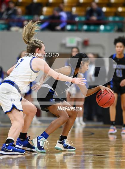 Thumbnail 1 in Grandview vs. Highlands Ranch (CHSAA 5A Final Four) photogallery.