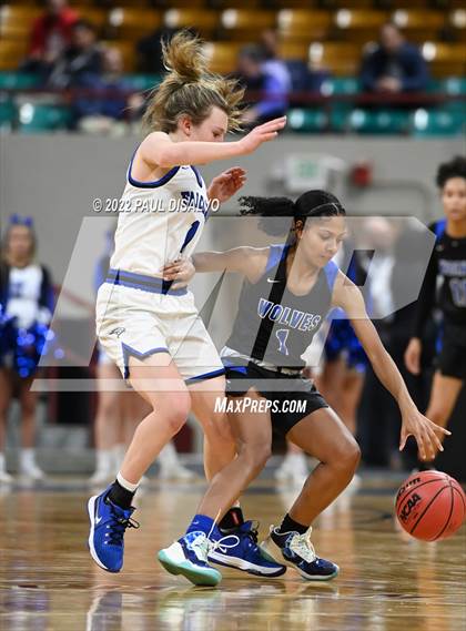 Thumbnail 1 in Grandview vs. Highlands Ranch (CHSAA 5A Final Four) photogallery.