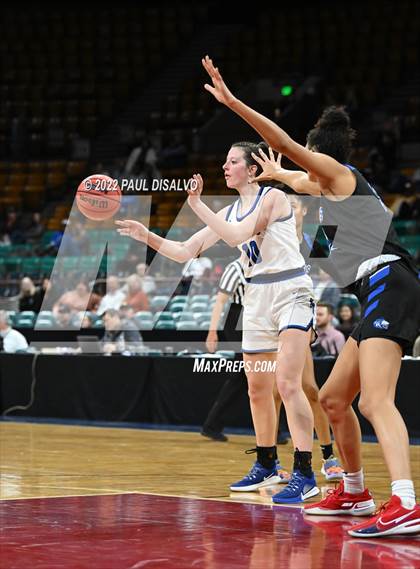 Thumbnail 2 in Grandview vs. Highlands Ranch (CHSAA 5A Final Four) photogallery.