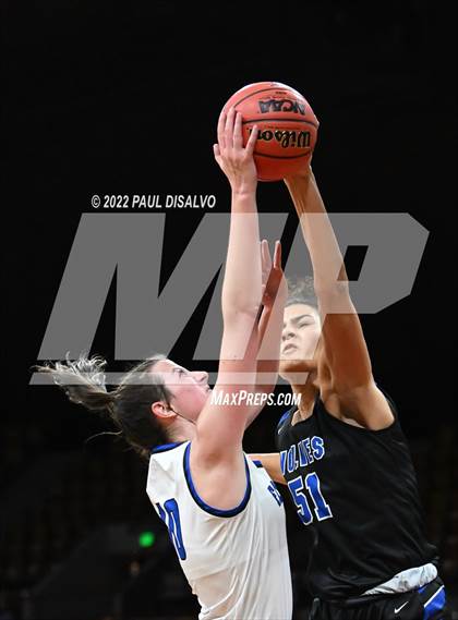 Thumbnail 1 in Grandview vs. Highlands Ranch (CHSAA 5A Final Four) photogallery.