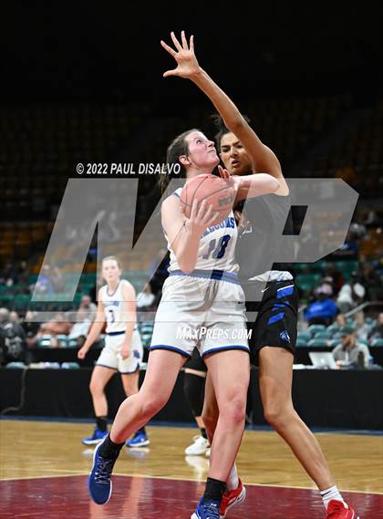 Thumbnail 2 in Grandview vs. Highlands Ranch (CHSAA 5A Final Four) photogallery.
