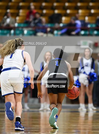 Thumbnail 2 in Grandview vs. Highlands Ranch (CHSAA 5A Final Four) photogallery.