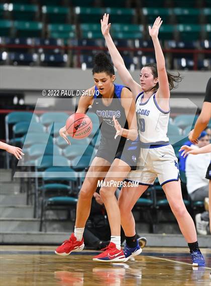Thumbnail 3 in Grandview vs. Highlands Ranch (CHSAA 5A Final Four) photogallery.