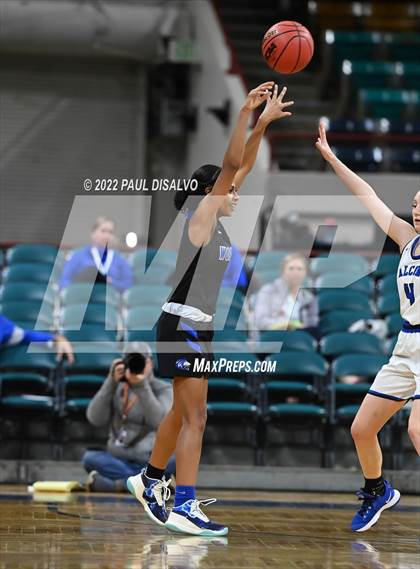 Thumbnail 1 in Grandview vs. Highlands Ranch (CHSAA 5A Final Four) photogallery.