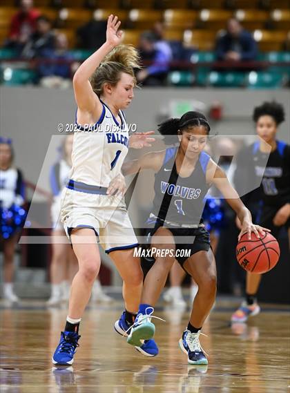 Thumbnail 3 in Grandview vs. Highlands Ranch (CHSAA 5A Final Four) photogallery.