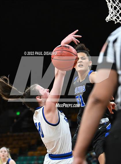 Thumbnail 3 in Grandview vs. Highlands Ranch (CHSAA 5A Final Four) photogallery.