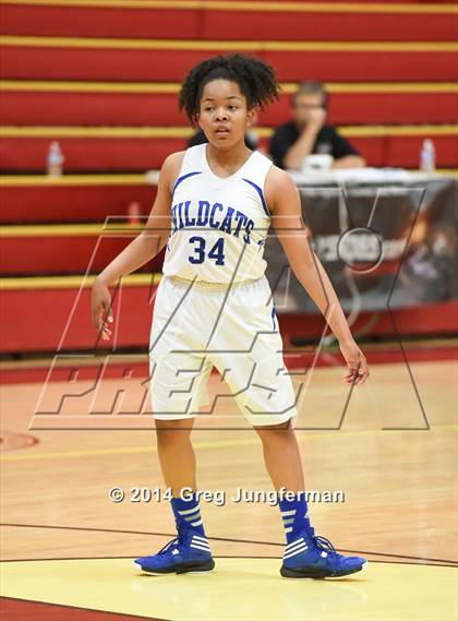Thumbnail 3 in Oakland vs. Oregon City (Cardinal Newman Classic) photogallery.