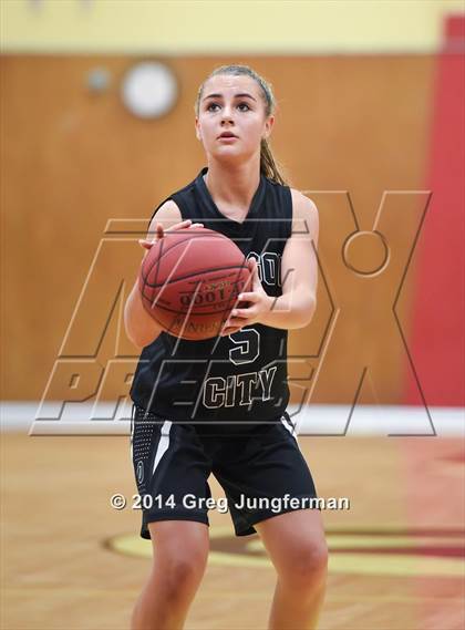 Thumbnail 2 in Oakland vs. Oregon City (Cardinal Newman Classic) photogallery.