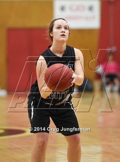 Thumbnail 1 in Oakland vs. Oregon City (Cardinal Newman Classic) photogallery.