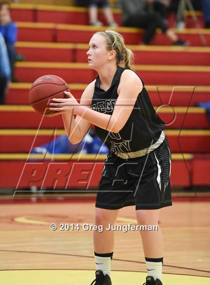 Thumbnail 3 in Oakland vs. Oregon City (Cardinal Newman Classic) photogallery.