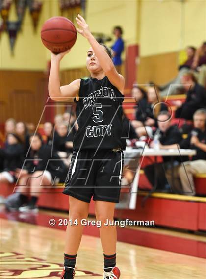 Thumbnail 2 in Oakland vs. Oregon City (Cardinal Newman Classic) photogallery.