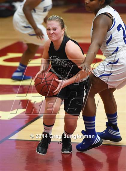 Thumbnail 1 in Oakland vs. Oregon City (Cardinal Newman Classic) photogallery.