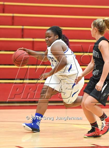 Thumbnail 1 in Oakland vs. Oregon City (Cardinal Newman Classic) photogallery.