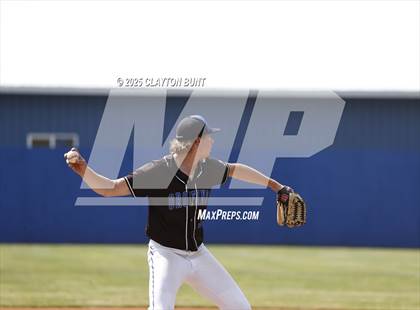Thumbnail 3 in New Plymouth @ Orofino  (IHSAA 3A North Super- Regional Game 2)  photogallery.