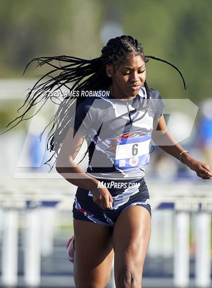 Thumbnail 2 in Bob Hayes Invitational (100m Hurdles) photogallery.