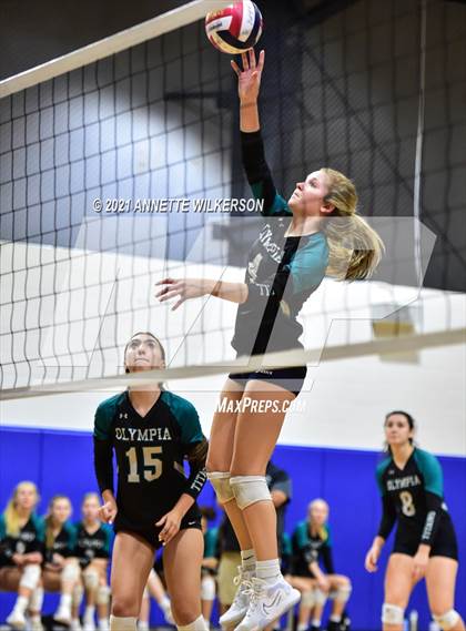 Thumbnail 3 in Bishop Moore vs. Olympia (Nike Tournament of Champions) photogallery.