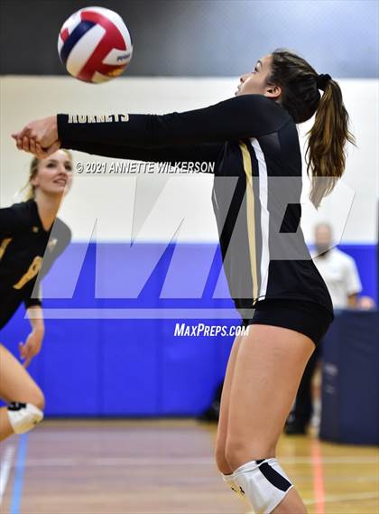 Thumbnail 2 in Bishop Moore vs. Olympia (Nike Tournament of Champions) photogallery.