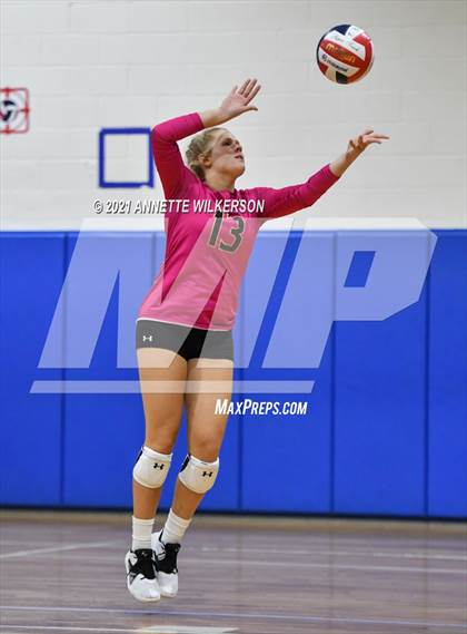 Thumbnail 2 in Bishop Moore vs. Olympia (Nike Tournament of Champions) photogallery.